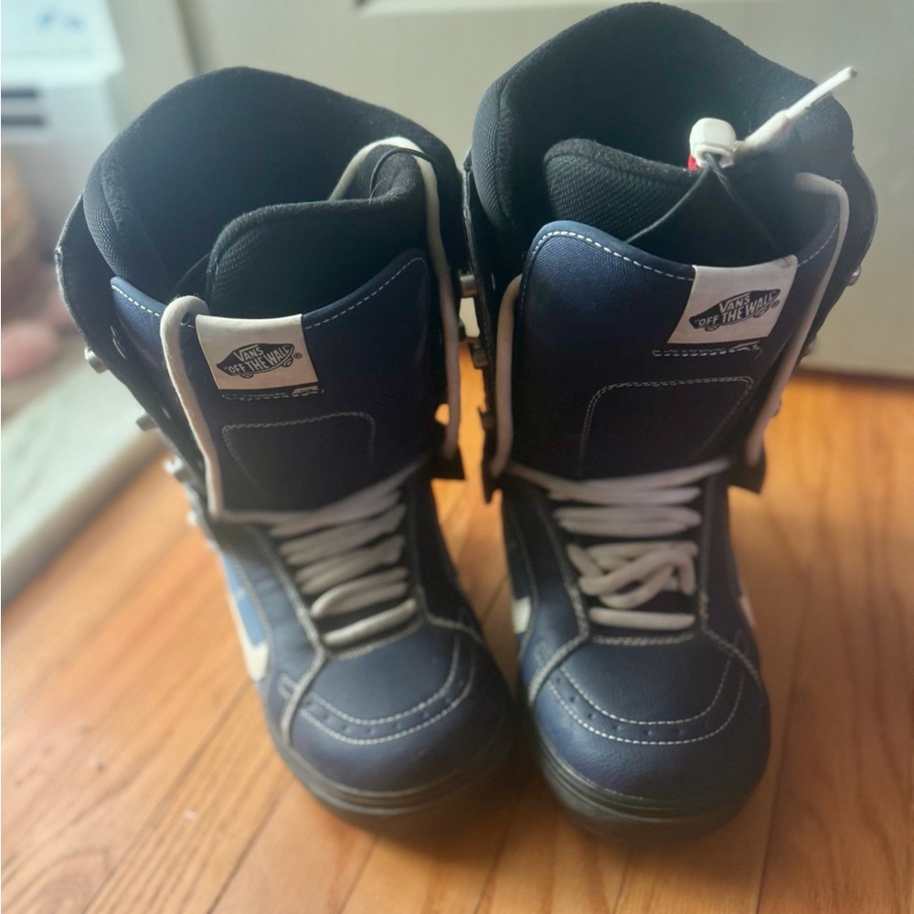 VANS Snowboard boots. Size 8. NWOT! Never attached to board!